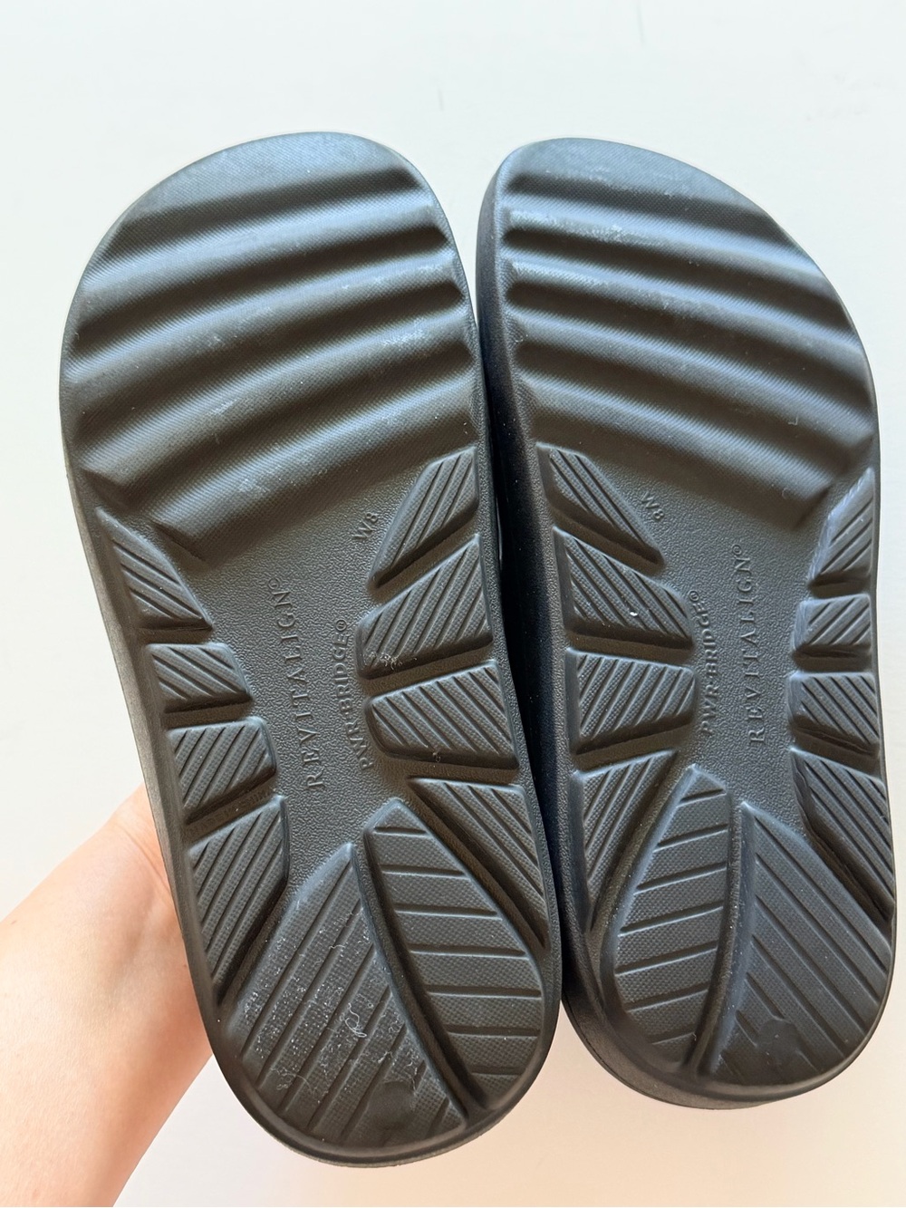 REVITALIGN PWR Bridge Orthopedic thong slides, arch support, black, sz 8W - Picture 9 of 9